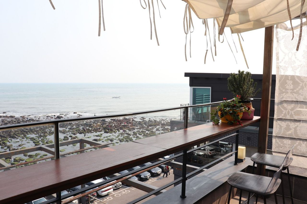 プサンカフェ、ヘウンデカフェ、おしゃれなカフェ、海の見えるカフェ、韓国カフェ、カフェルーフトップ、屋上カフェ、テラスカフェ、デザートカフェ、チョンサポカフェ