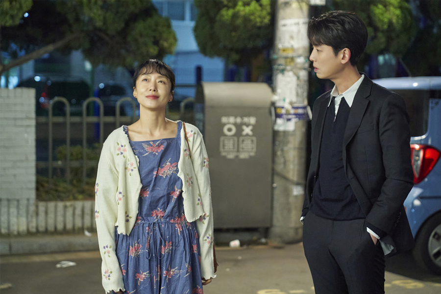 韩剧《浪漫速成班》剧照，这部2023年tvN电视剧的最高收视率为17.038%。