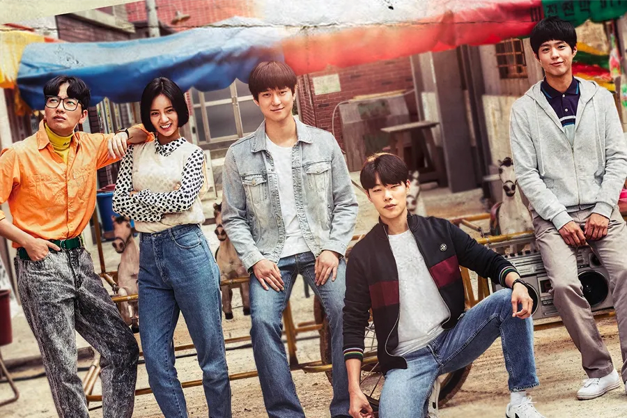 韩剧《请回答1988》剧照，这部2015至2016年tvN电视剧创下了18.803%的最高收视率。