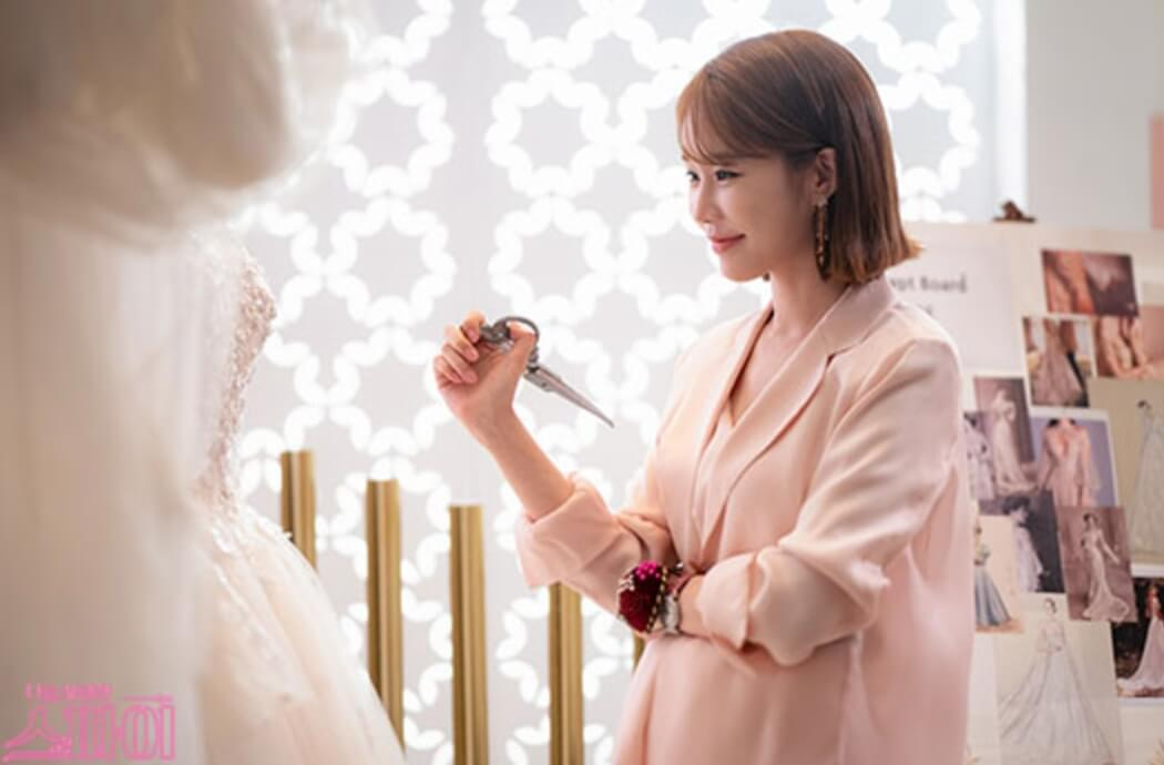 yoo in na từ bộ phim truyền hình Hàn Quốc, chàng điệp viên yêu tôi mỉm cười trong bộ đồ màu hồng