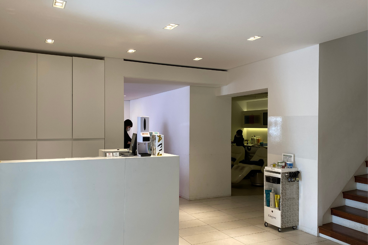 AM:TON髮型屋迎賓區，專業的接待服務