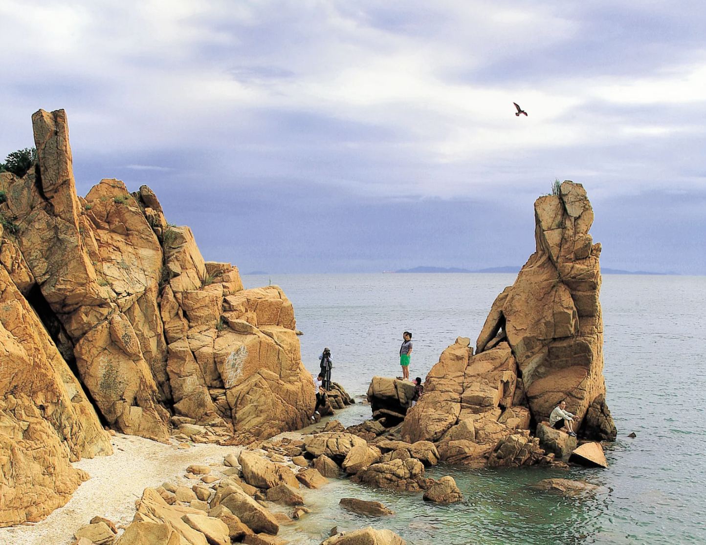 ซีรี่ย์ Crash Landing on You ผู้กองลีจองฮยอกเดินที่ชายหาดซอนนยอ-บาวี อินชอน