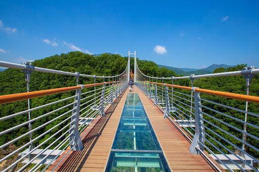 สะพานแขวนลอยฟ้าแม่น้ำฮันทัน โครงสร้างกระจกใสเพื่อการชมวิว ซีรี่ย์ Crash Landing on You