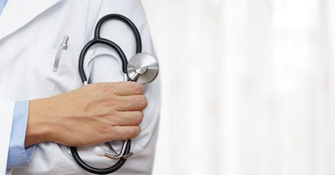 韩国医生用听诊器代表医疗服务质量