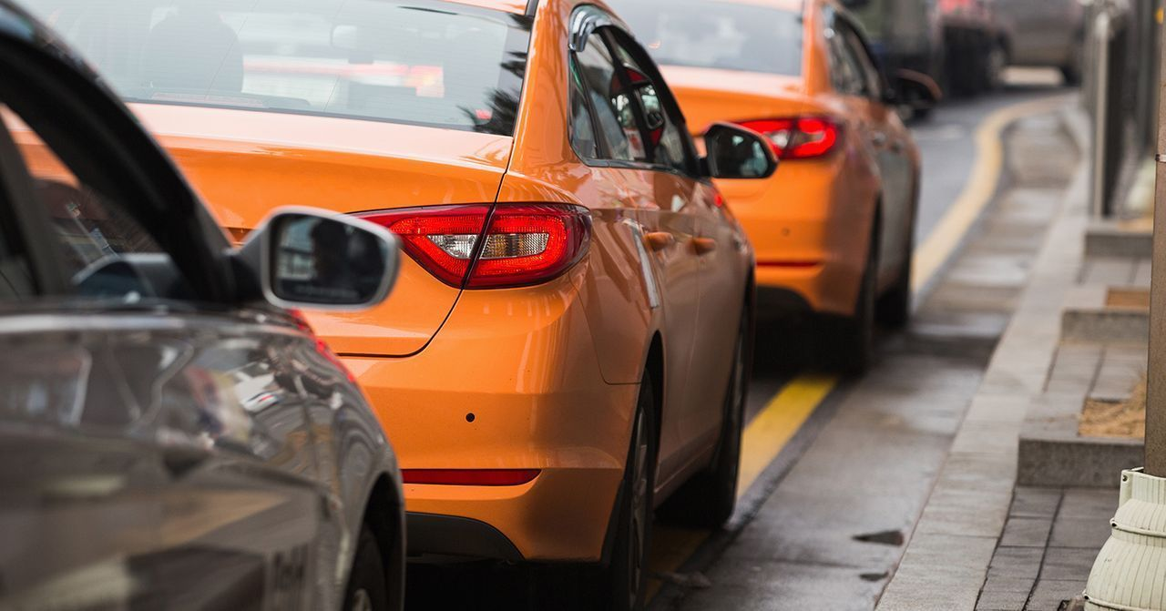 Taxi général à Séoul, Corée, avec des tarifs de base pour les déplacements courts en ville, recommandé pour les voyages après minuit.