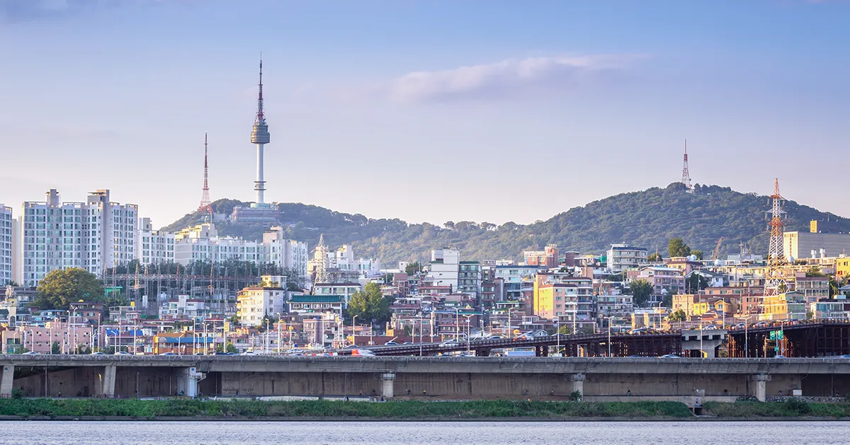 N首尔塔景象，城市与自然的和谐共生