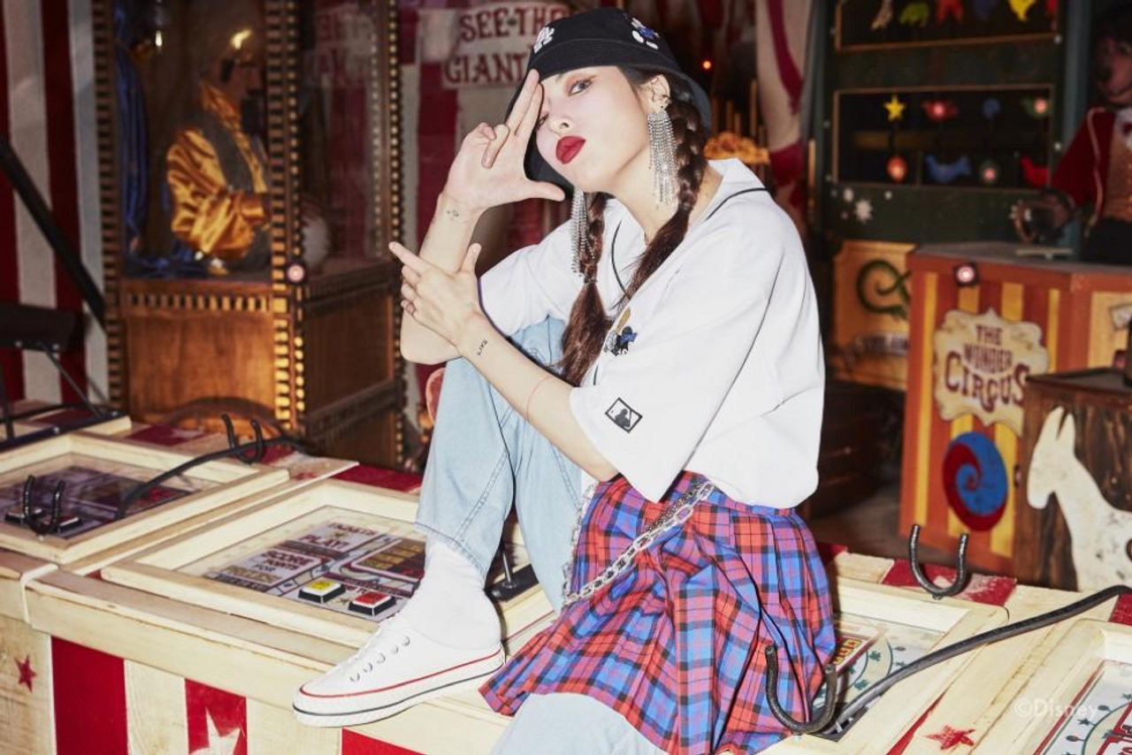 HyunA X MLB Photoshoot | The star of QQ Music's Top 10 Music Video, HyunA's Flower Shower!