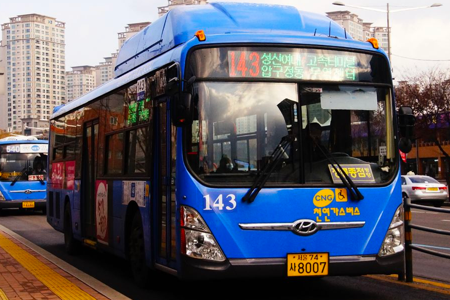 韓國公車場景，學會搭乘公車以更地道的方式遊覽首爾。
