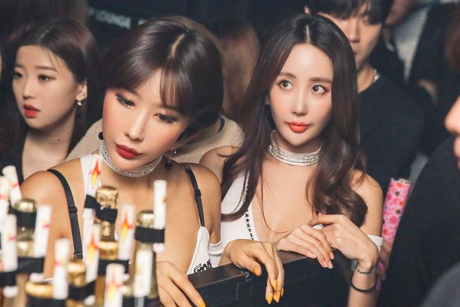 韓國夜店內部場景，展示首爾夜生活的活力與魅力。