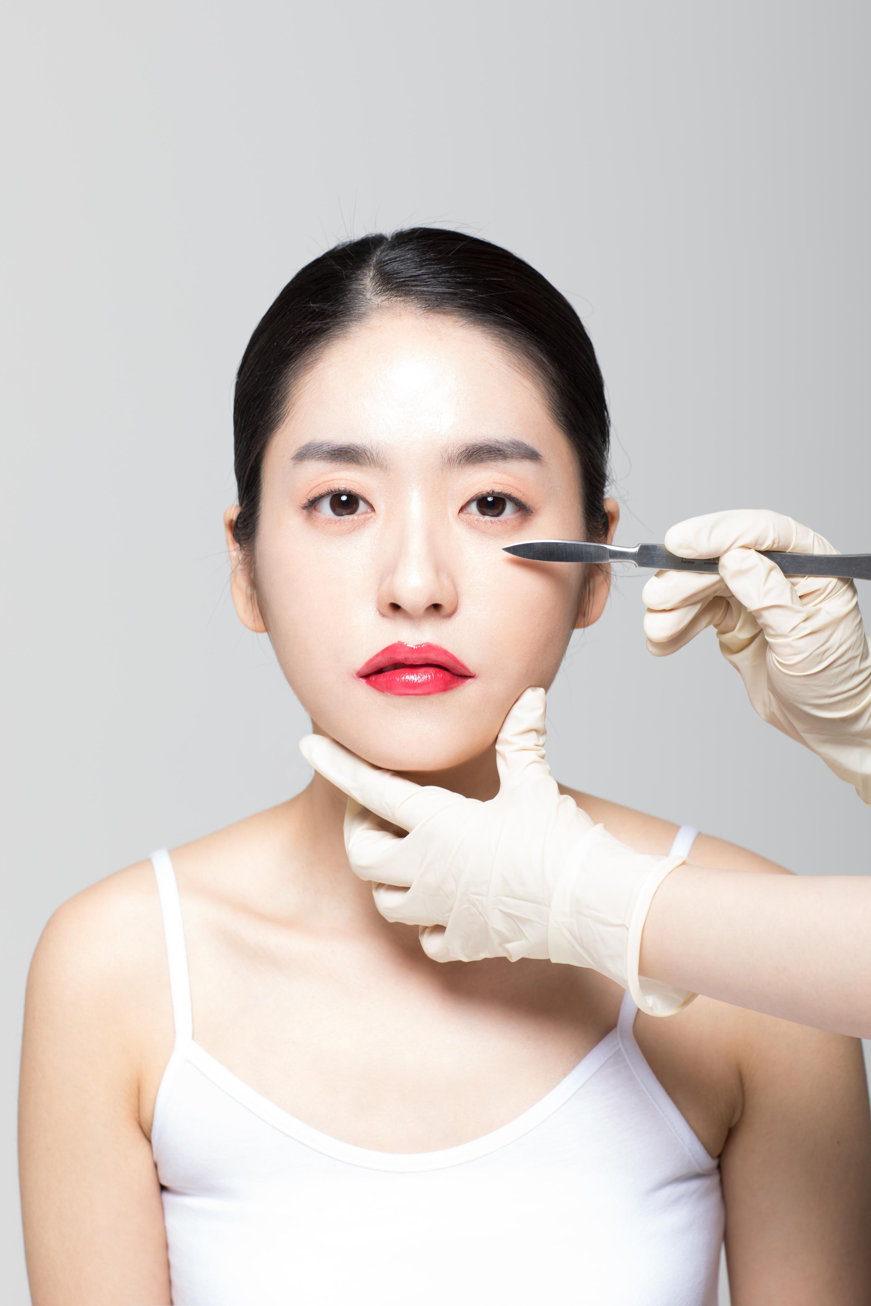 Gender Inequality in Korea Women get less pay? Women are sexually abused?