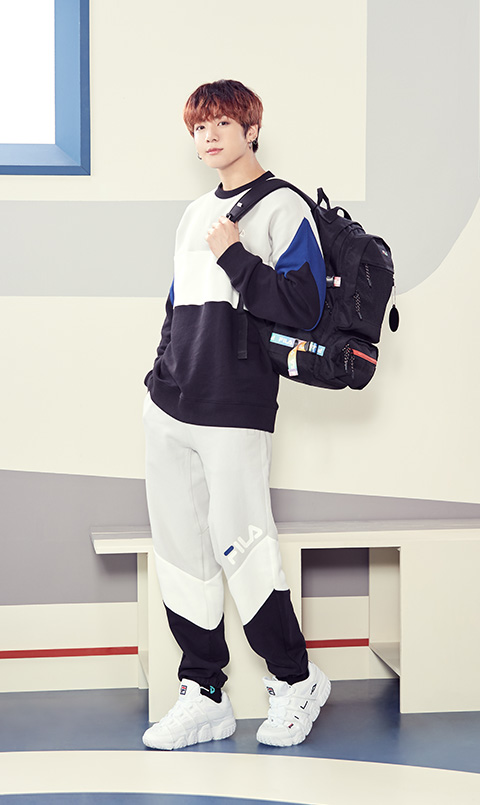 อยากอินเทรนด์แบบวัยรุ่นเกาหลี? พลาดไม่ได้กับไอเทมฮอตของ FILA ที่จะเพิ่มสไตลด์ที่โดดเด่นให้กับคุณ! ราคาดี, ดีไซน์เลิศ...ไปตำ!