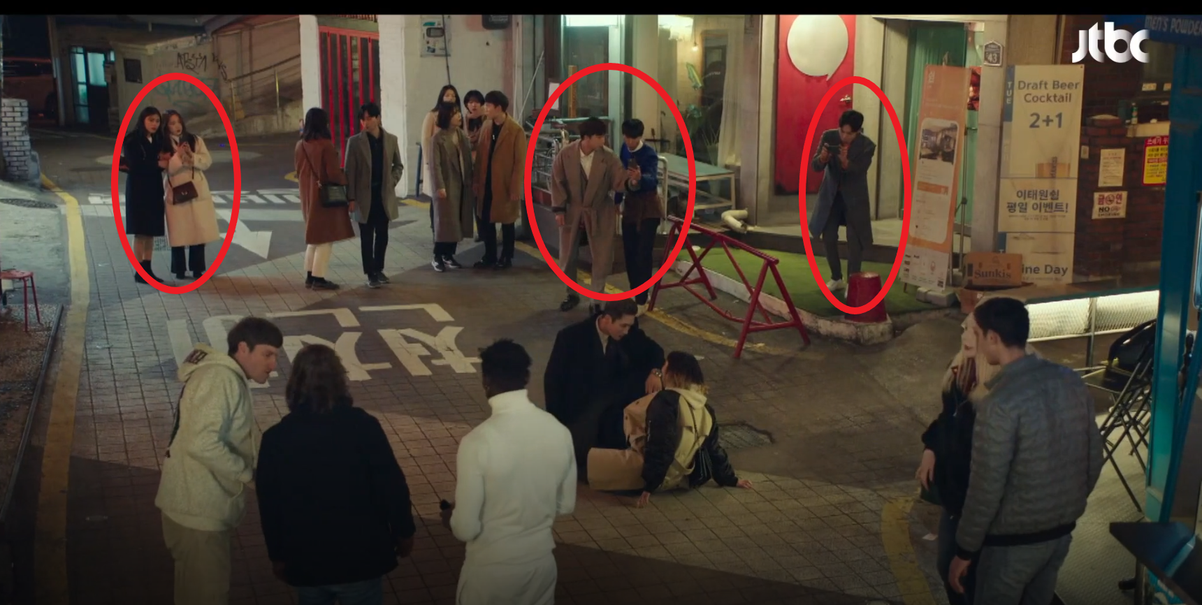 韓国ドラマ『梨泰院クラス』でトラブルが発生した瞬間を捉えた画像