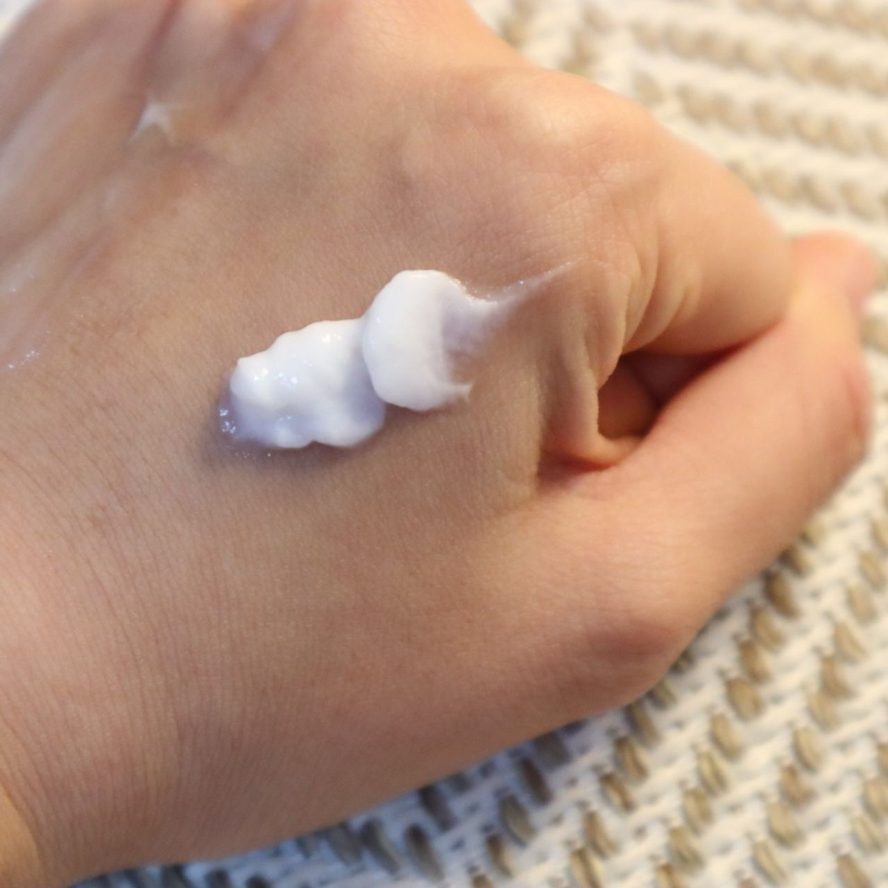 ผมพังพังพัง! ทั้งแห้งแตกปลายและลีบแบน AVEDA แบรนด์ดูแลเส้นผมขวัญใจสาวเกาหลีที่จะช่วยกู้ให้ผมพังกลับมาสวยกว่าเดิม