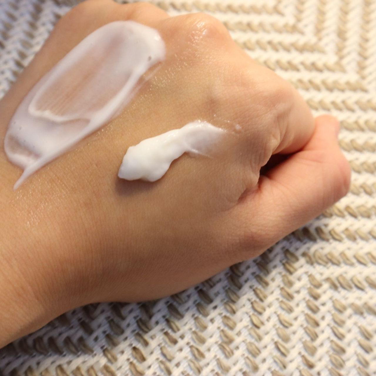 ผมพังพังพัง! ทั้งแห้งแตกปลายและลีบแบน AVEDA แบรนด์ดูแลเส้นผมขวัญใจสาวเกาหลีที่จะช่วยกู้ให้ผมพังกลับมาสวยกว่าเดิม