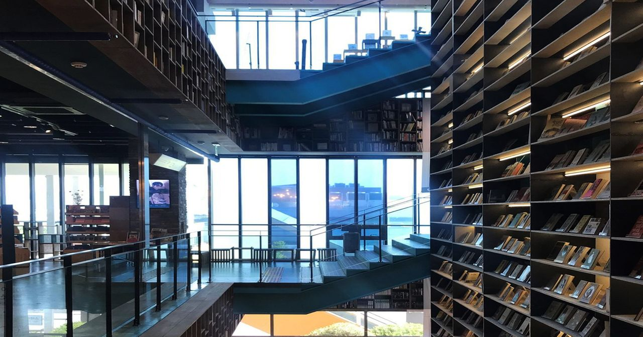 ITAEWON | Creatrip Locals' Guide, Everything you need to know before exploring Itaewon, restaurant, itaewon, cafe, museum, shopping