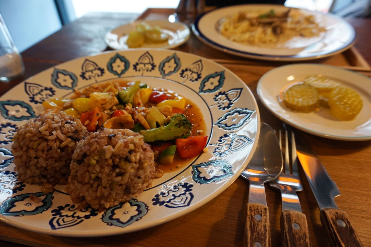 ITAEWON | Creatrip Locals' Guide, Everything you need to know before exploring Itaewon, restaurant, itaewon, cafe, museum, shopping