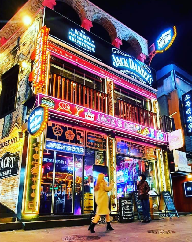 ITAEWON | Creatrip Locals' Guide, Everything you need to know before exploring Itaewon, restaurant, itaewon, cafe, museum, shopping