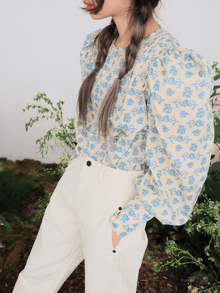 สีไหนฮอตสำหรับฤดูใบไม้ผลิ 2025? แมทช์แฟชั่นโทนสี Natural แบบสาวเกาหลีทุกสไตล์! ค้นหาแนวที่เหมาะกับตัวเอง