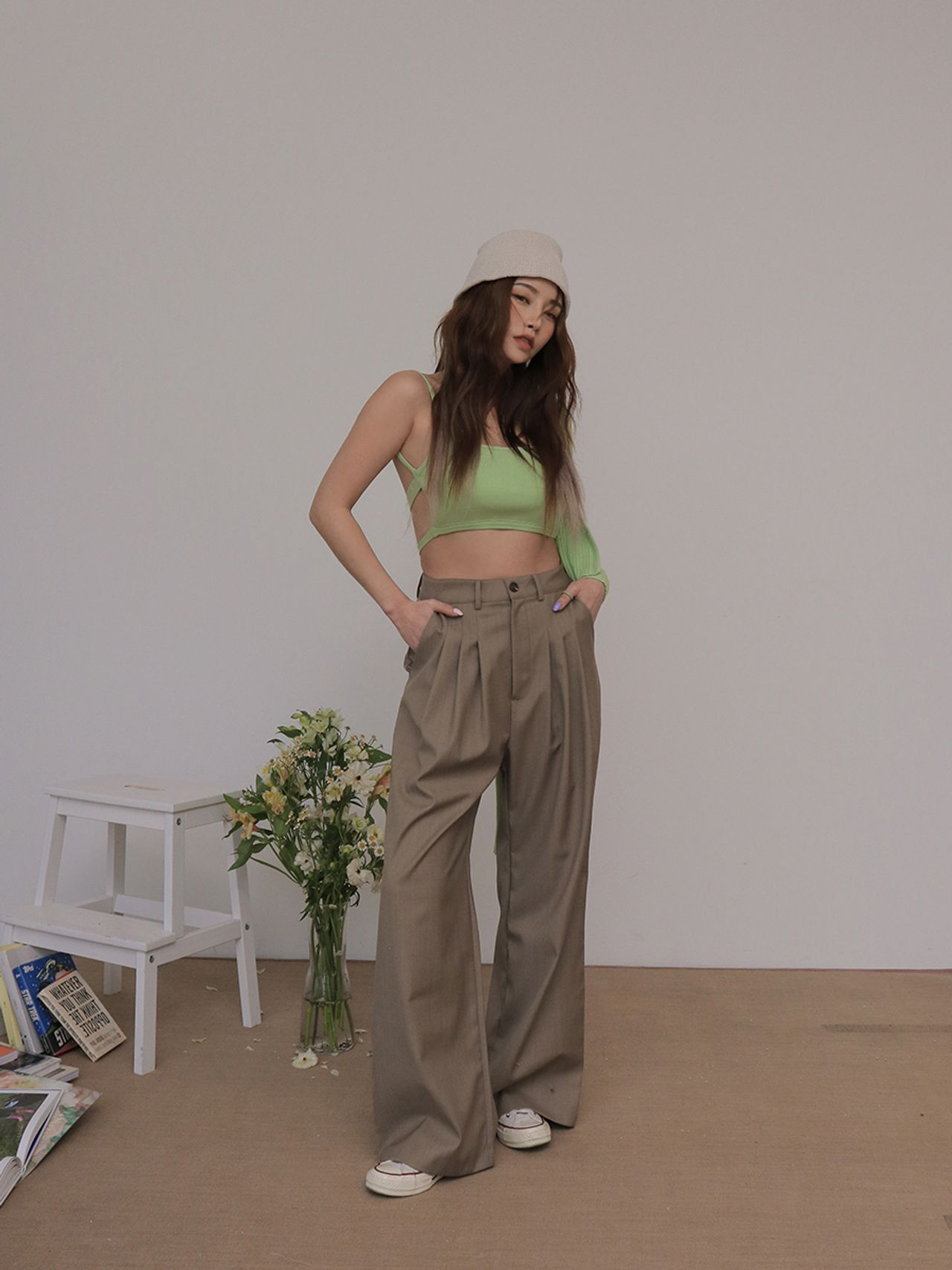 สีไหนฮอตสำหรับฤดูใบไม้ผลิ 2025? แมทช์แฟชั่นโทนสี Natural แบบสาวเกาหลีทุกสไตล์! ค้นหาแนวที่เหมาะกับตัวเอง