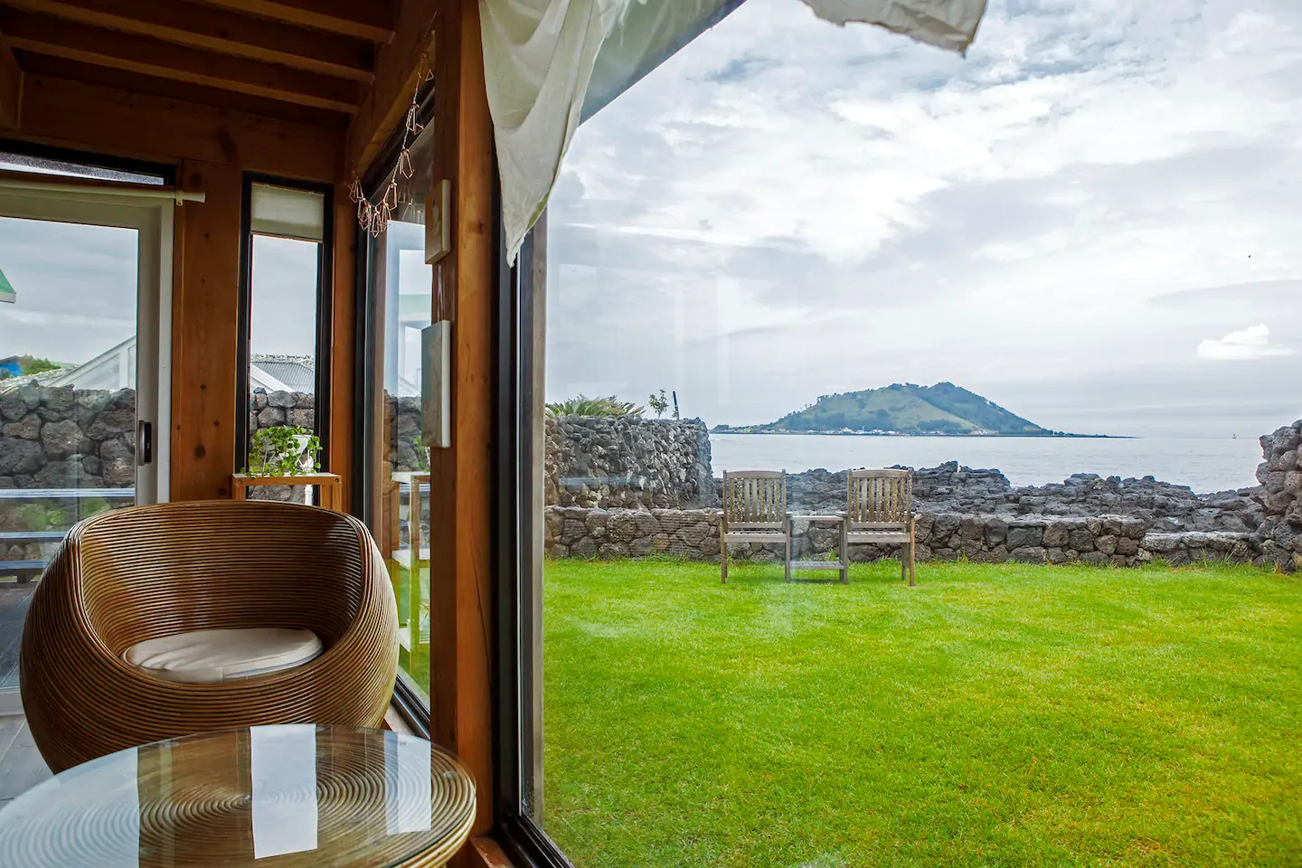 Unique accommodations in Jeju that will complete your island experience!