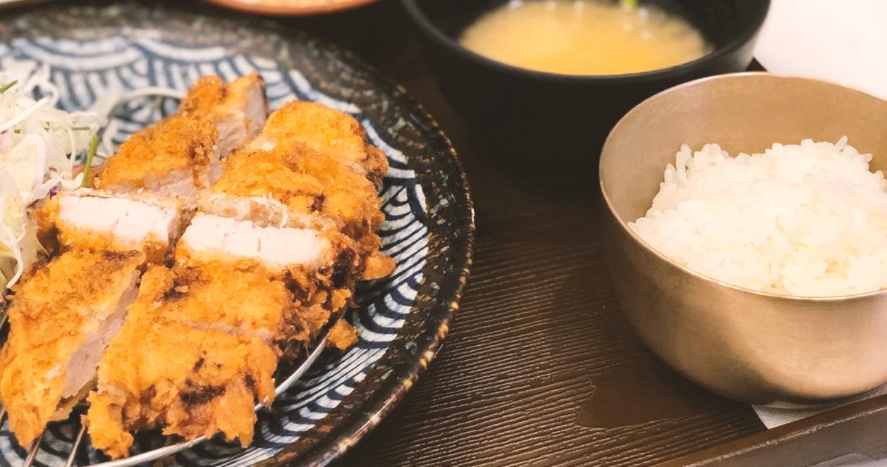 Cochon Tonkatsu | Ăn thịt lợn chiên xù với giá chỉ 3,000 Won ở Sinchon