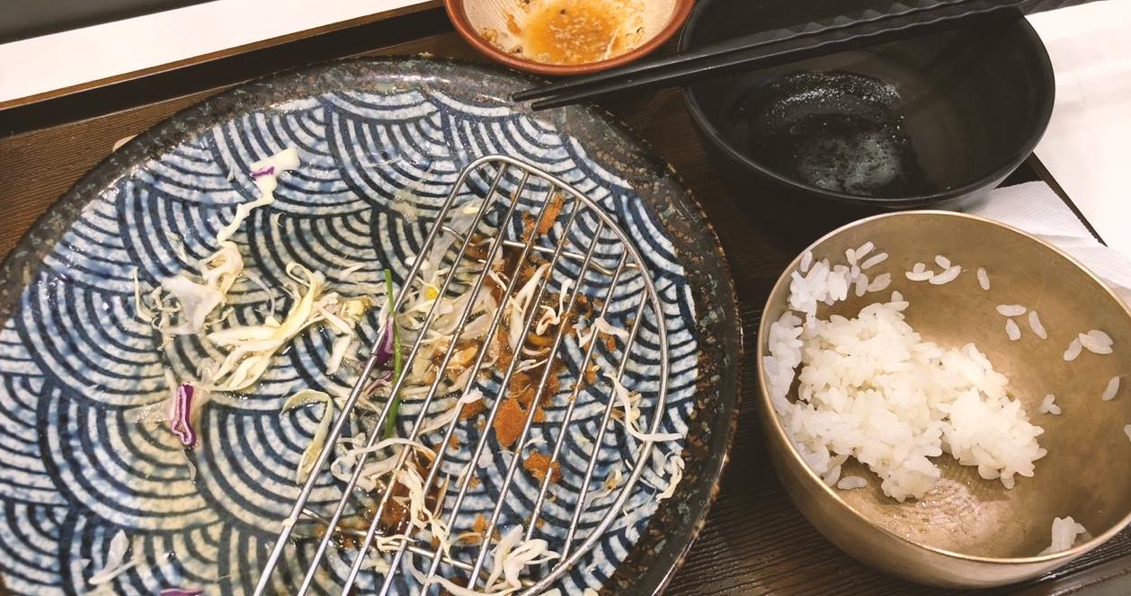 Cochon Tonkatsu | Ăn thịt lợn chiên xù với giá chỉ 3,000 Won ở Sinchon 