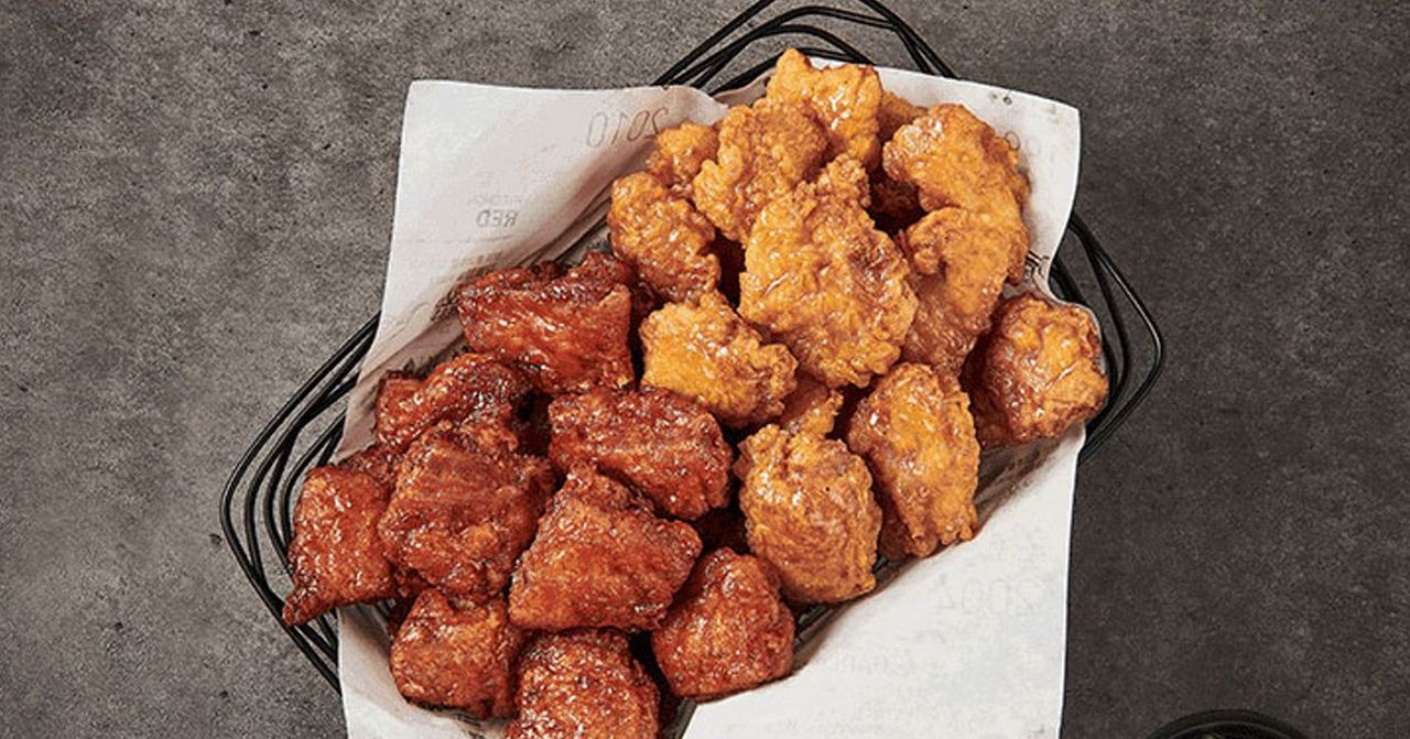 呈現不同口味的韓式炸雞，無論是原味還是辣味都讓人流口水的橋村炸雞新組合