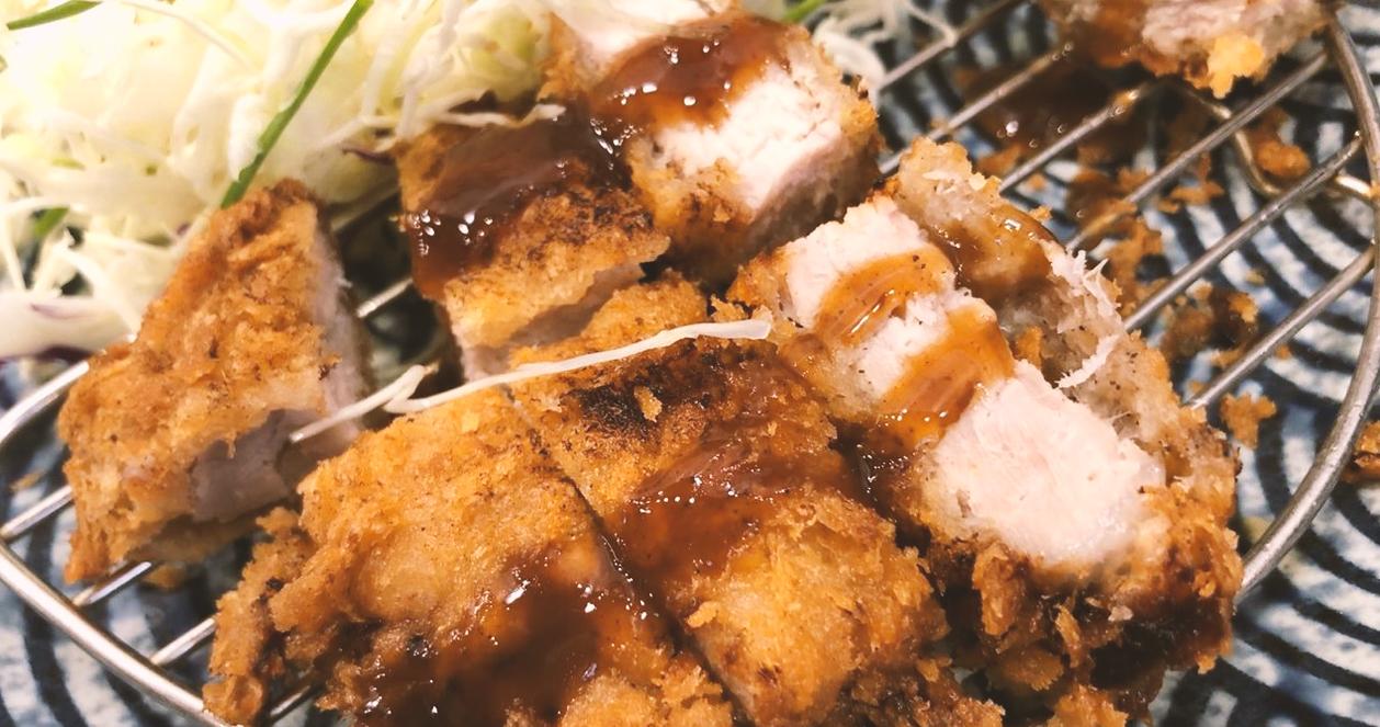 Cochon Tonkatsu | Ăn thịt lợn chiên xù với giá chỉ 3,000 Won ở Sinchon 