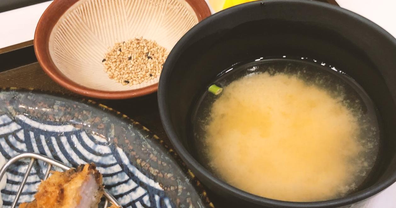 Cochon Tonkatsu | Ăn thịt lợn chiên xù với giá chỉ 3,000 Won ở Sinchon