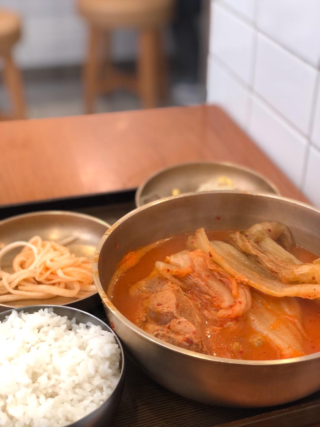 Byeoldang Kimchijjim | Sinchon ₩4,000 meal does exist