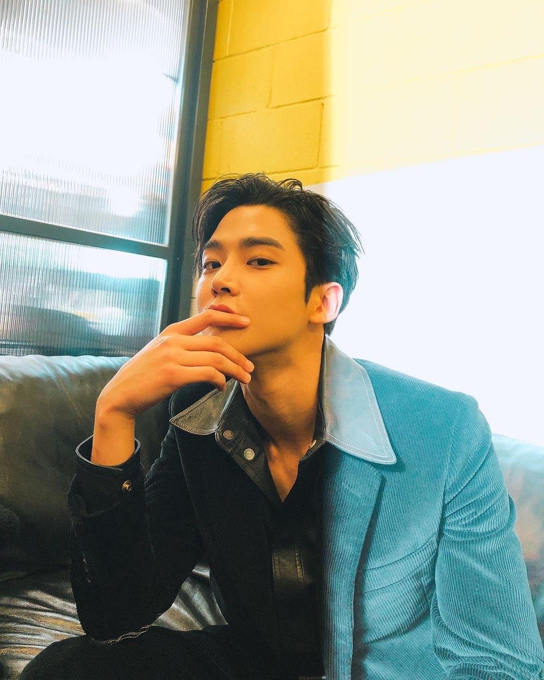 ทำใจเต้นหนักมากกับหนุ่มที่โพสต์รูปลงไอจีทีไรทำใจละลาย! 8 เซเลบริตี้เกาหลีที่สาวโหวตให้เป็น Boyfriend Material ตามไปฟอลไอจีกัน