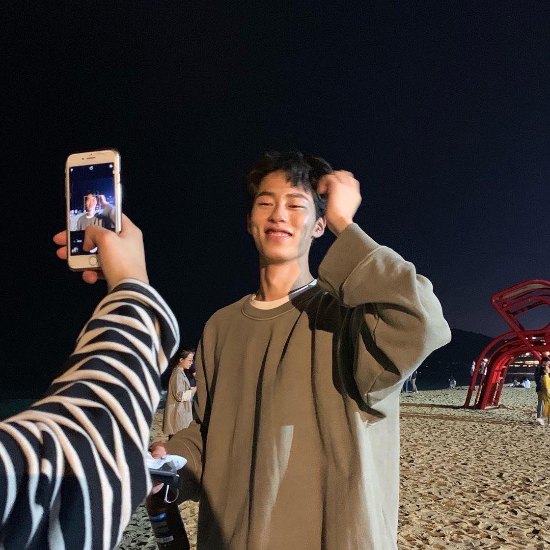 ทำใจเต้นหนักมากกับหนุ่มที่โพสต์รูปลงไอจีทีไรทำใจละลาย! 8 เซเลบริตี้เกาหลีที่สาวโหวตให้เป็น Boyfriend Material ตามไปฟอลไอจีกัน