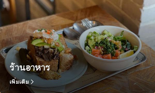 พระราชวังเคียงบกภายใต้ท้องฟ้าสดใสในโซล ประเทศเกาหลีใต้ในช่วงวันหยุด