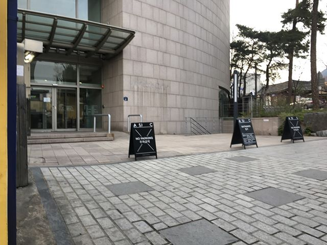 GYEONGBOKGUNG | Guía de locales de Creatrip, Lista de cosas para comer, beber, ver y hacer alrededor de Gyeongbokgung y Seochon