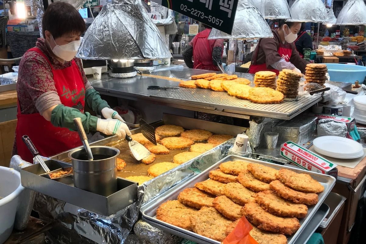 đồ ăn ở Chợ Gwangjang hàn quốc