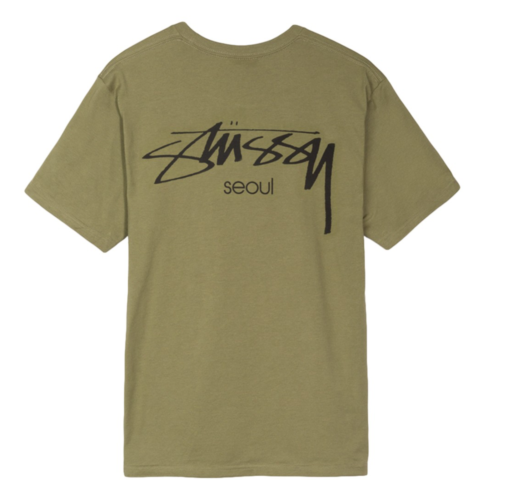 เสื้อยืด Stussy รุ่นลิมิเตดสีเขียวกากีพร้อมโลโก้ Stussy Seoul ขนาดใหญ่ที่ด้านหลังจากคอลเลคชั่นเกาหลี