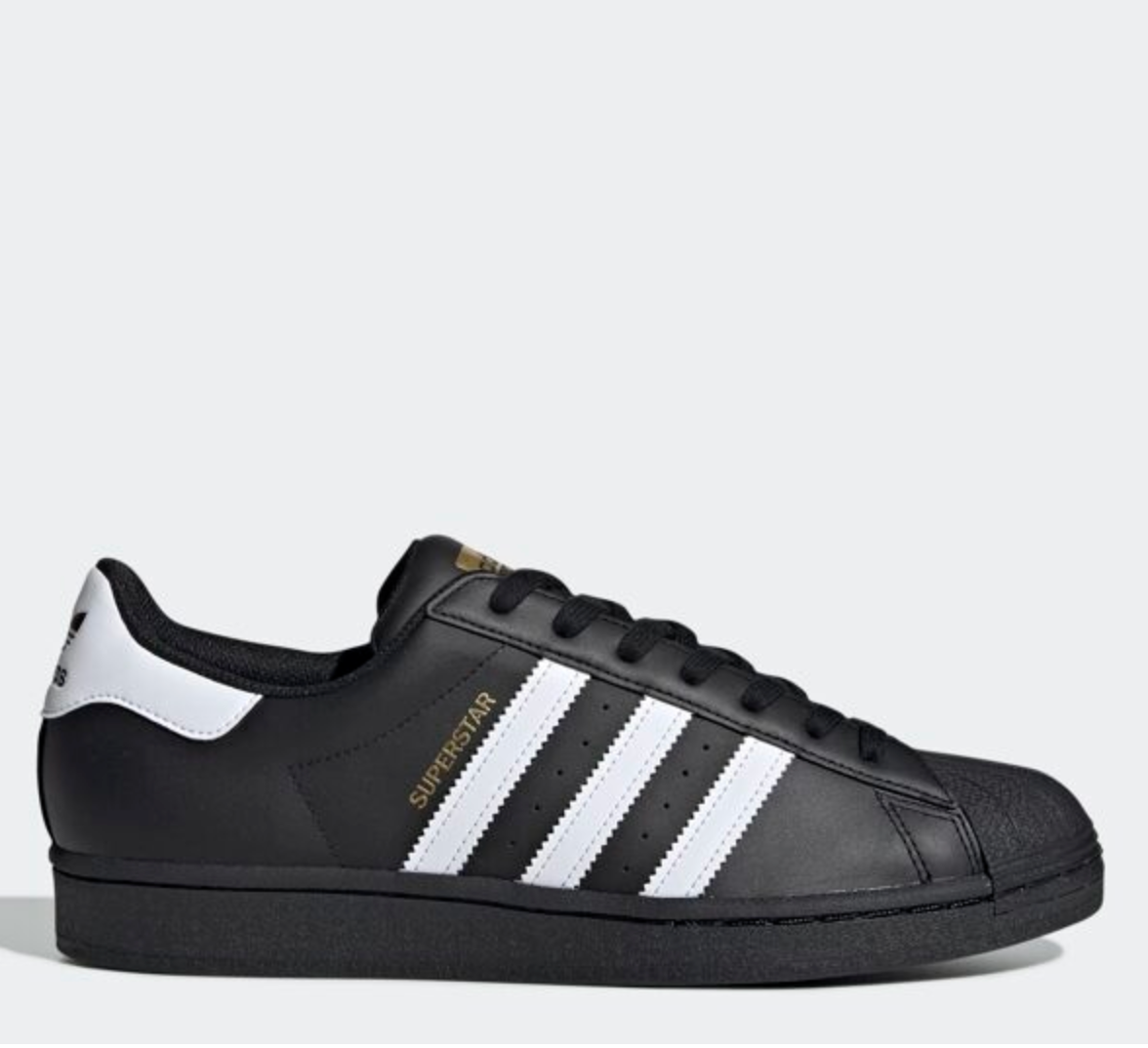 เดินไปไหนก็เห็นแต่คู่รักใส่รองเท้าคู่กัน! อย่าไปยอม...จัดมาใส่ซักคู่กับแฟน ไม่มีแฟนละก็ ใส่คู่กับเพื่อนซิรออะไร~