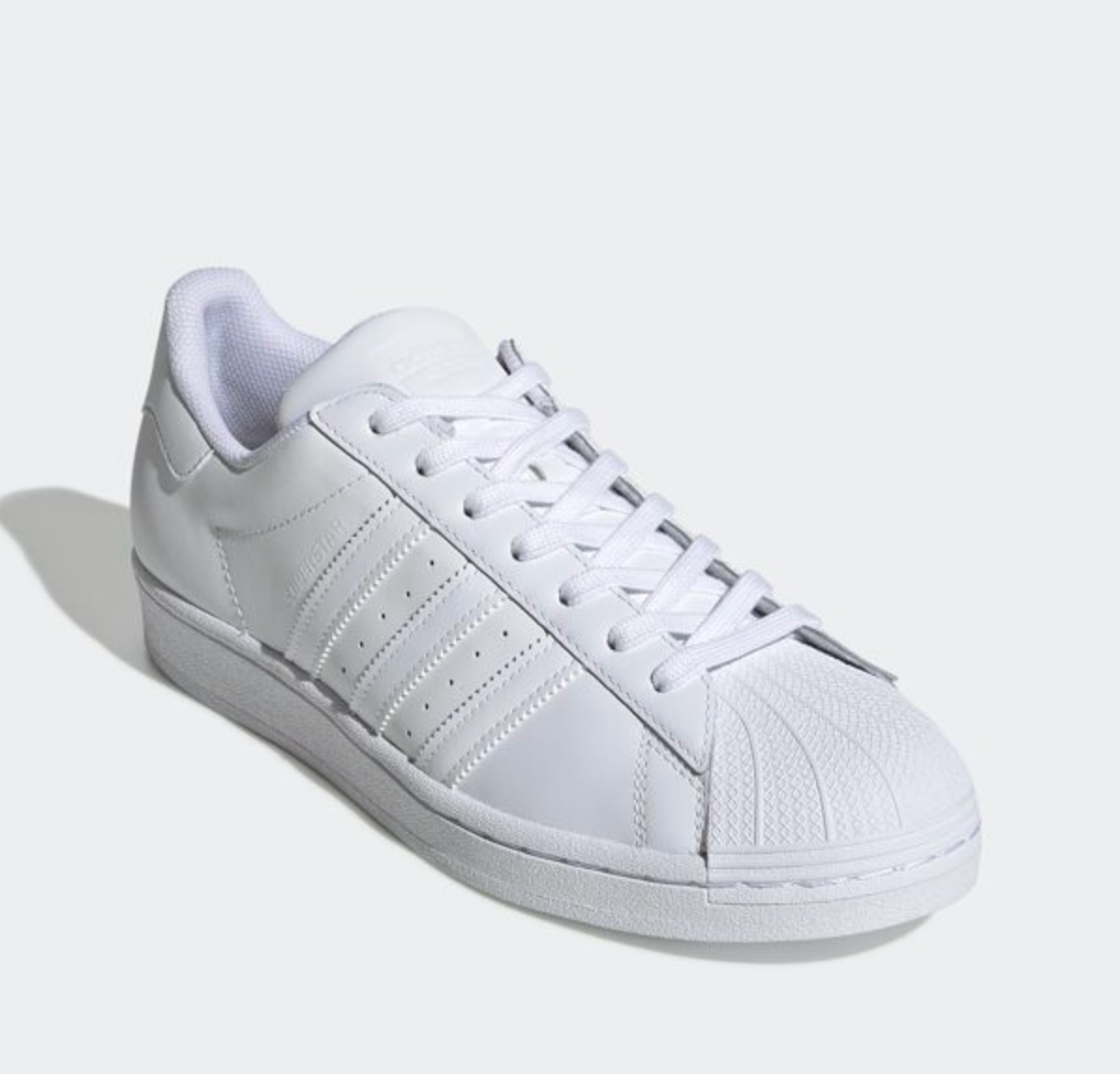 เดินไปไหนก็เห็นแต่คู่รักใส่รองเท้าคู่กัน! อย่าไปยอม...จัดมาใส่ซักคู่กับแฟน ไม่มีแฟนละก็ ใส่คู่กับเพื่อนซิรออะไร~