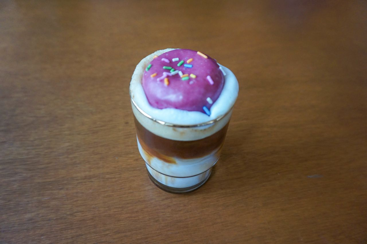 イテウォンカフェ、オールドフェリードーナッツ、Old Ferry Donut、オシャレなカフェ、可愛いカフェ、韓国カフェ、ソウルカフェ、話題のカフェ、人気のカフェ、韓国女子に人気、インスタ映え、美味しいお店、ユニークなカフェ、韓国人気スポット、コーヒー、ティラミス、チューブラテ、最近の人気、韓国旅行、韓国観光、ソウル観光