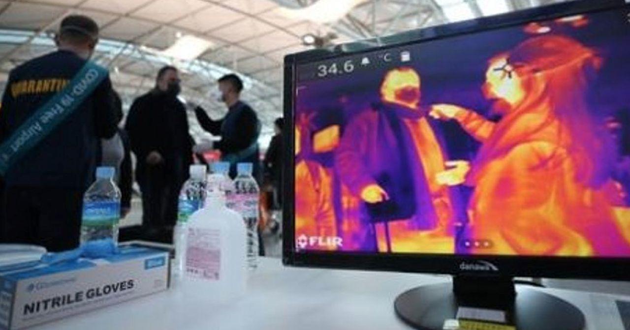 มีรายงานว่า คนที่ต้องกักตัวอยู่บ้านแอบหนีออกจากบ้านซ้ำแล้วซ้ำเล่า! รัฐบาลเกาหลีใต้จึงมีการหารือกันในการใช้สายรัดข้อมืออิเล็กทรอนิกส์เพื่อติดตามตัว แต่ก็มีการโต้แย้งถึงประเด็นการละเมิดสิทธิมนุษยชนขึ้นมาในเรื่องนี้