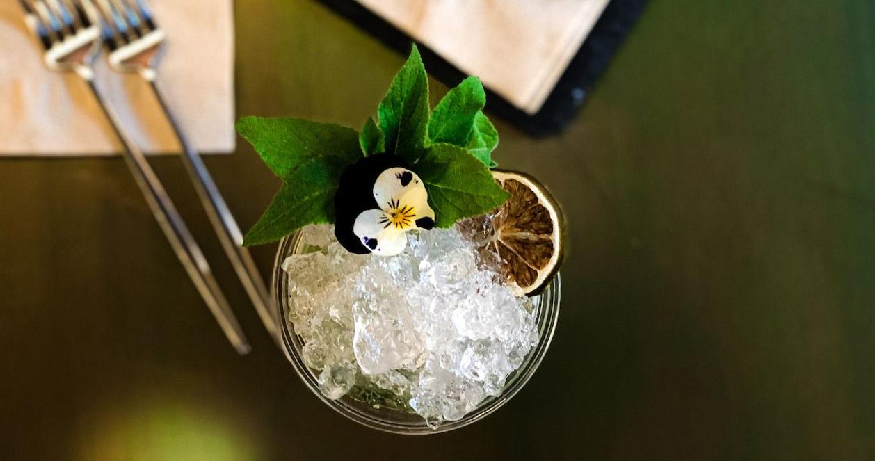 Đồ uống tại Quán cafe của Winner Song Mino Osechill 