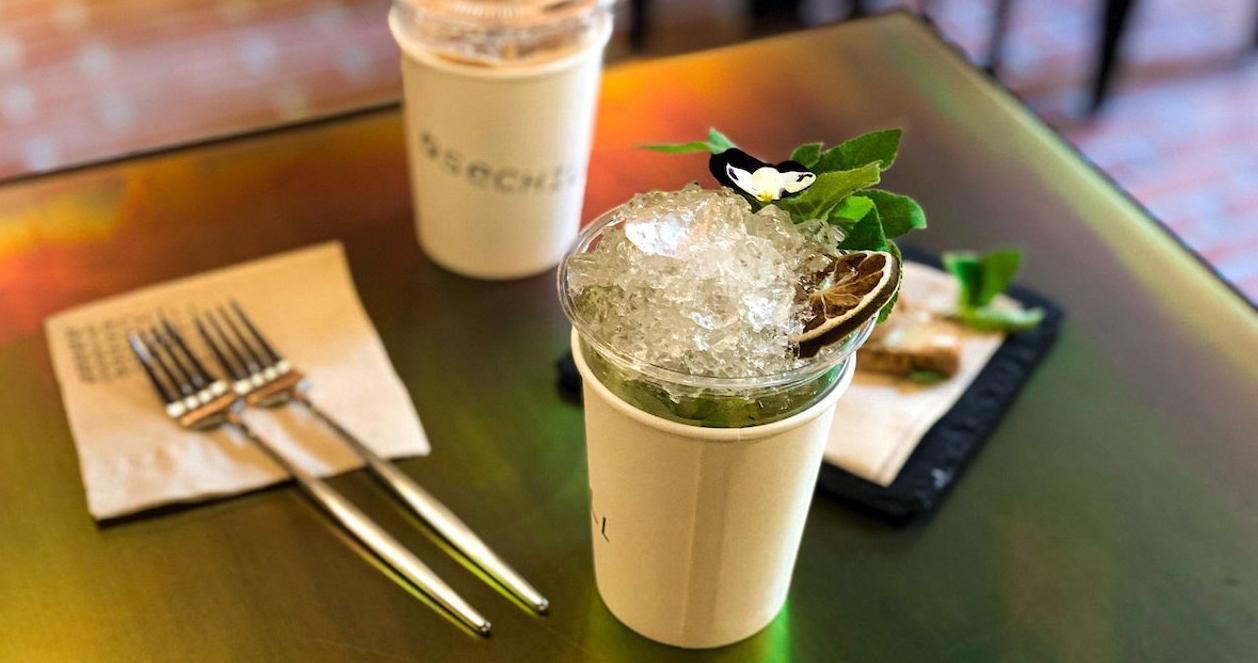 Đồ uống tại Quán cafe của Winner Song Mino Osechill 