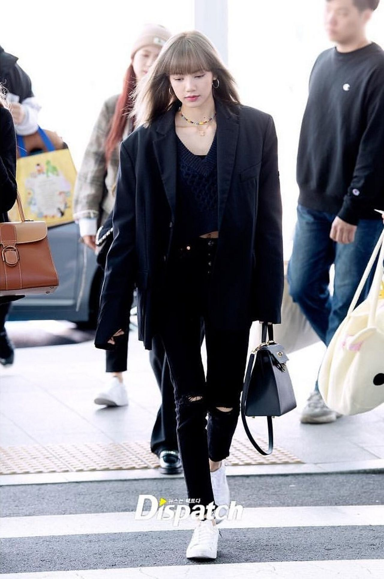 แฟชั่นนิสต้าตัวแม่! "ลิซ่า" ไอดอลเกาหลีสายเลือดไทยที่ถูกยกให้เป็นอีกหนึ่งแฟชั่นไอค่อนของเกาหลี