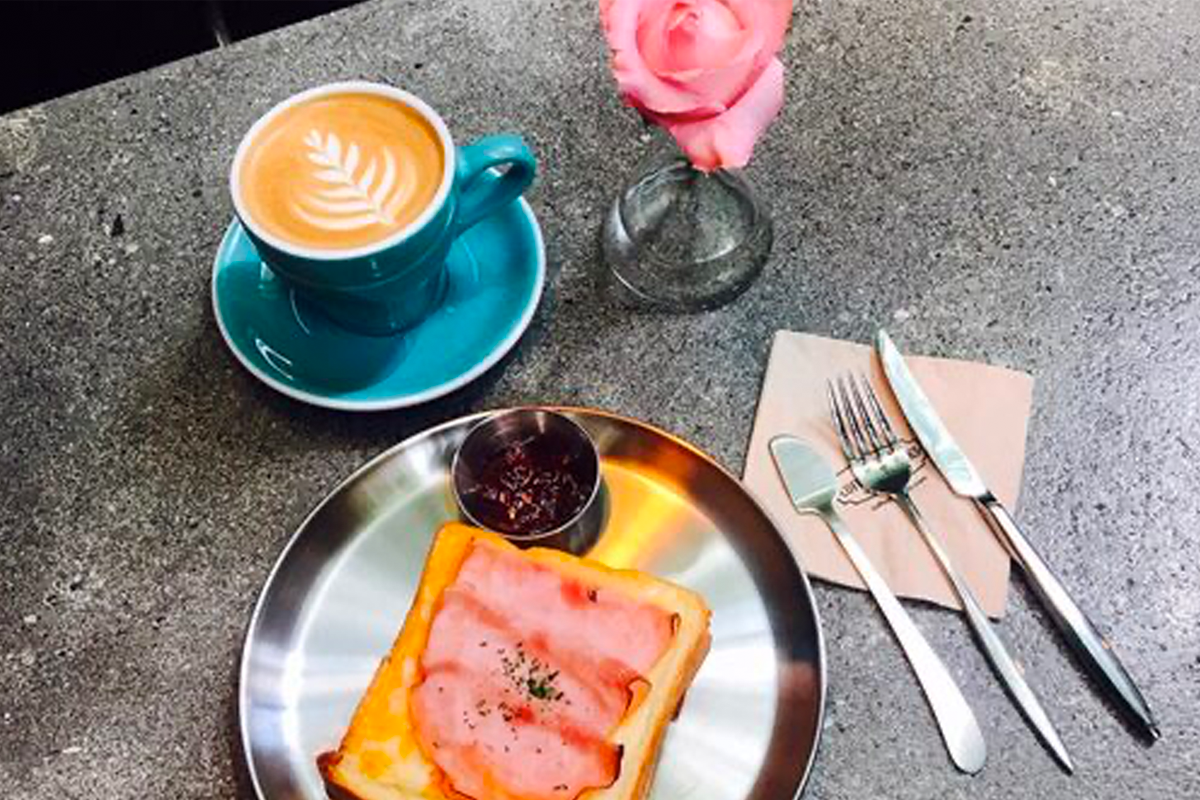 서울 강남구 Coffee M Stable에서 마시는 커피와 브런치