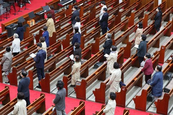 集会禁止命令にも…数千ヶ所の教会で復活祭の現場礼拝相次ぐ