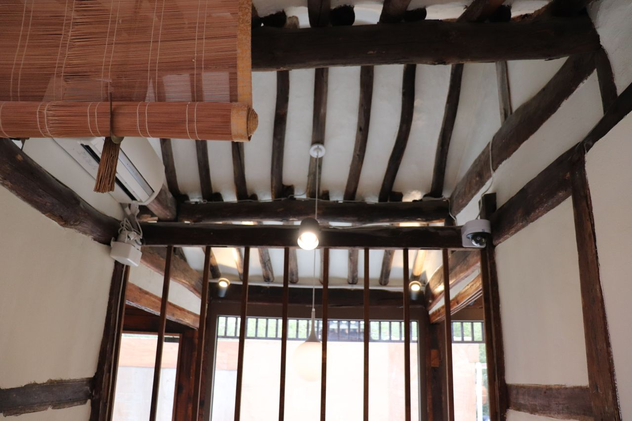 Oncheonjib | Ikseondong Amidst Ikseondong there lies a little Japan