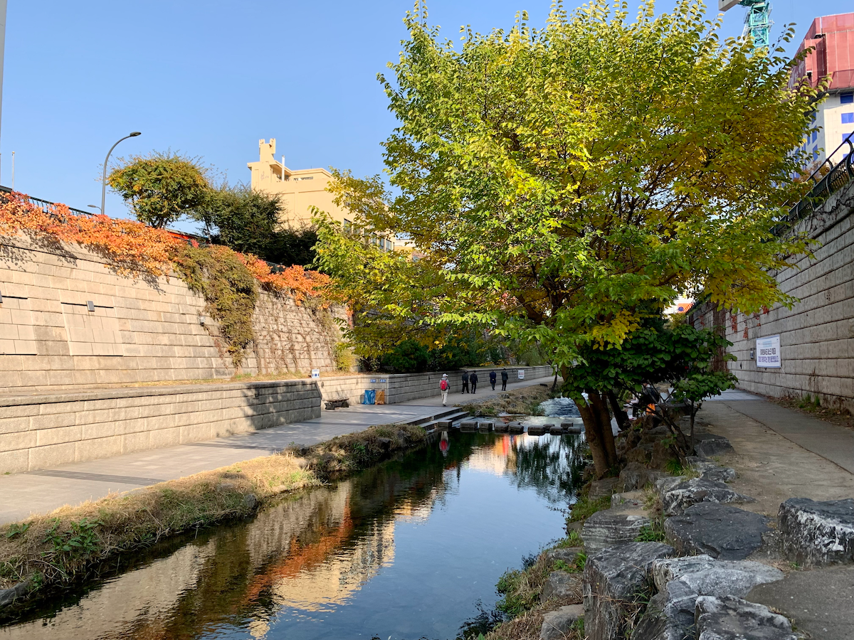 韓国、韓国旅行、韓国観光、ソウル、ソウル旅行、韓国グルメ、ソウルグルメ、韓国カフェ、ソウルカフェ、乙支路、ウルチロ、ヒップチロ、交通情報、空港バス、韓国ショッピング、韓国雑貨店、ソウルホテル、ソウル宿泊、人気カフェ、清渓川、明洞、BTS聖地