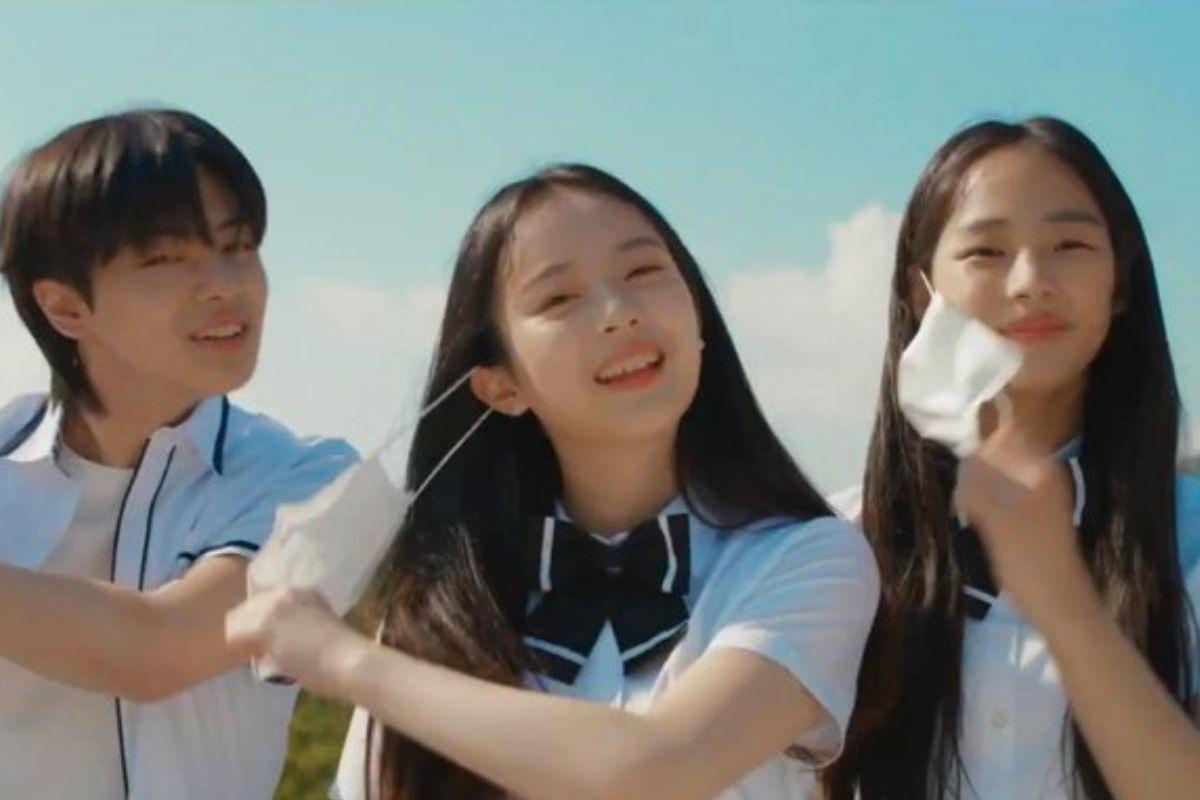 New Jeans Hanni trong mv permission to dance của bts, phạm ngọc hân, new jeans