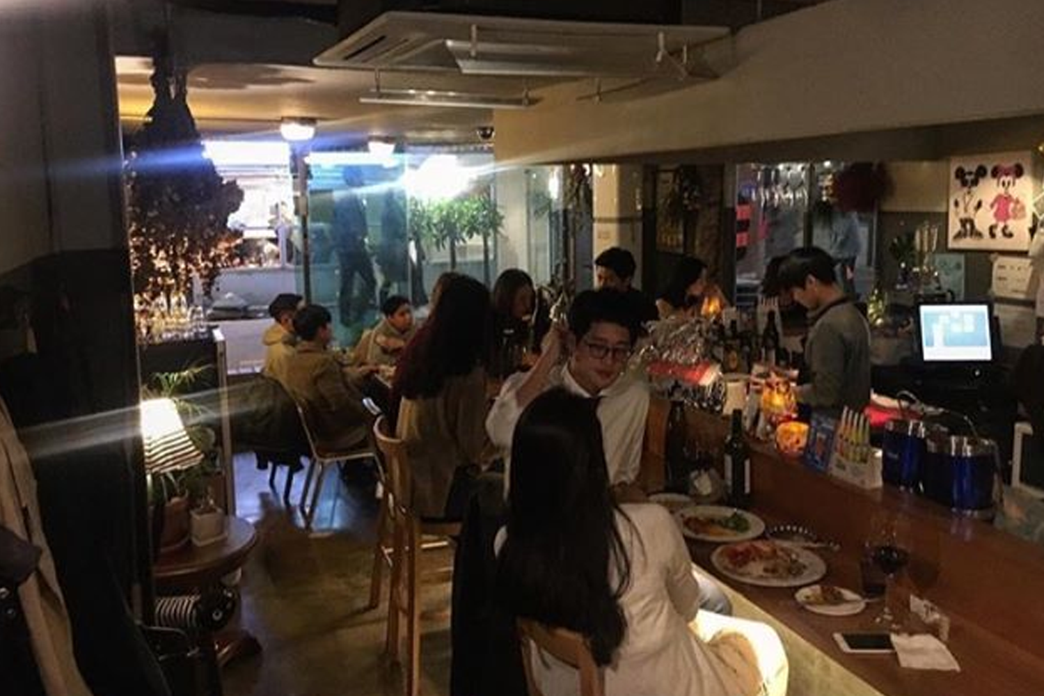 Laham Kitchen餐廳提供的精緻料理，充滿高級感的餐桌擺設