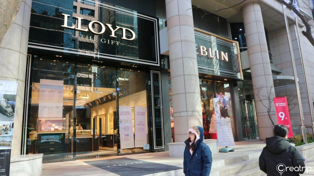 LLOYD jewelry store exterior next to another shop, THE BLIN in Seoul.